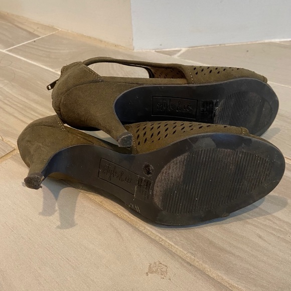 Olive green beautiful heels - Picture 4 of 5